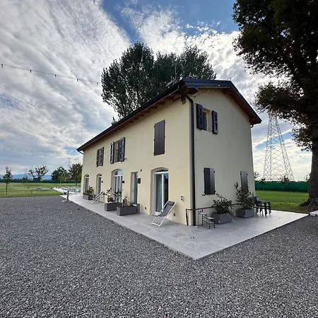 Iris Апартаменты *