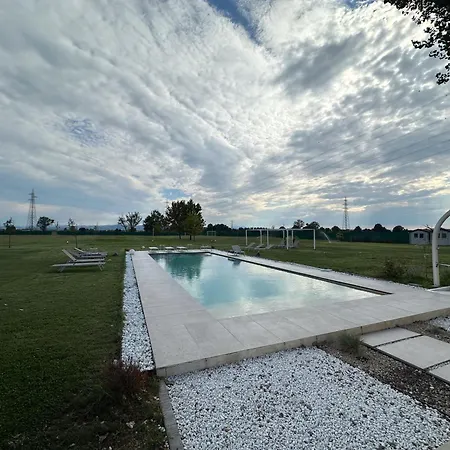 Апартаменты Iris