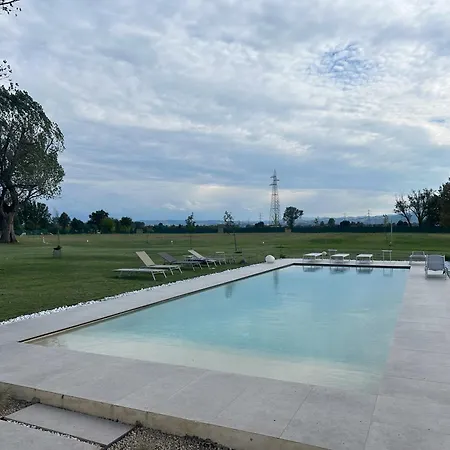 Iris Апартаменты