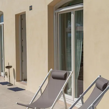 Iris Апартаменты