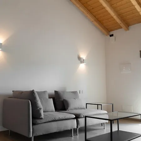 Iris Апартаменты *